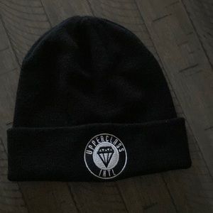 Black hat from upperclass international